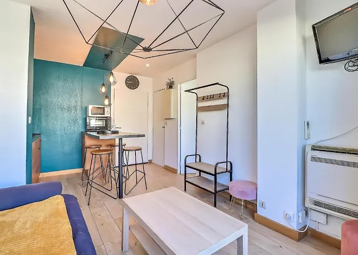 Le Cocon D'emie - Clim - Parking شقة نيم